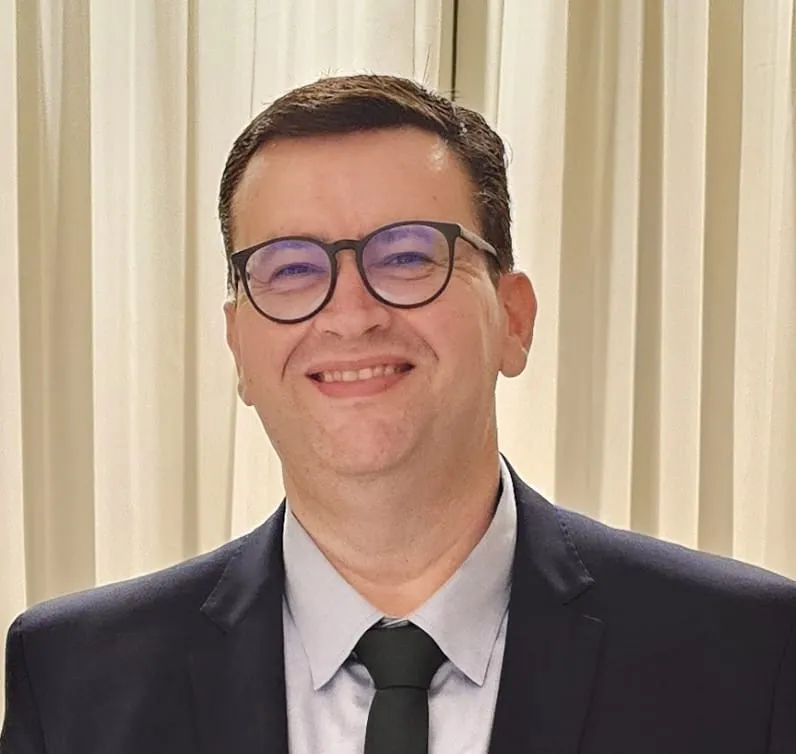 Editorial – O início de um projeto que ameaça o serviço público