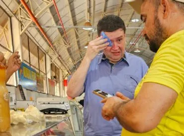 Feirantes e população seguem passando mal por falta de ventilação adequada na Feira Central de Três Lagoas