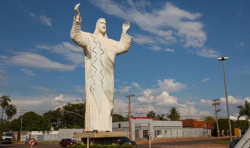 Três Lagoas: entre as cidades mais endividadas do país e ainda sonhando com mais dívida