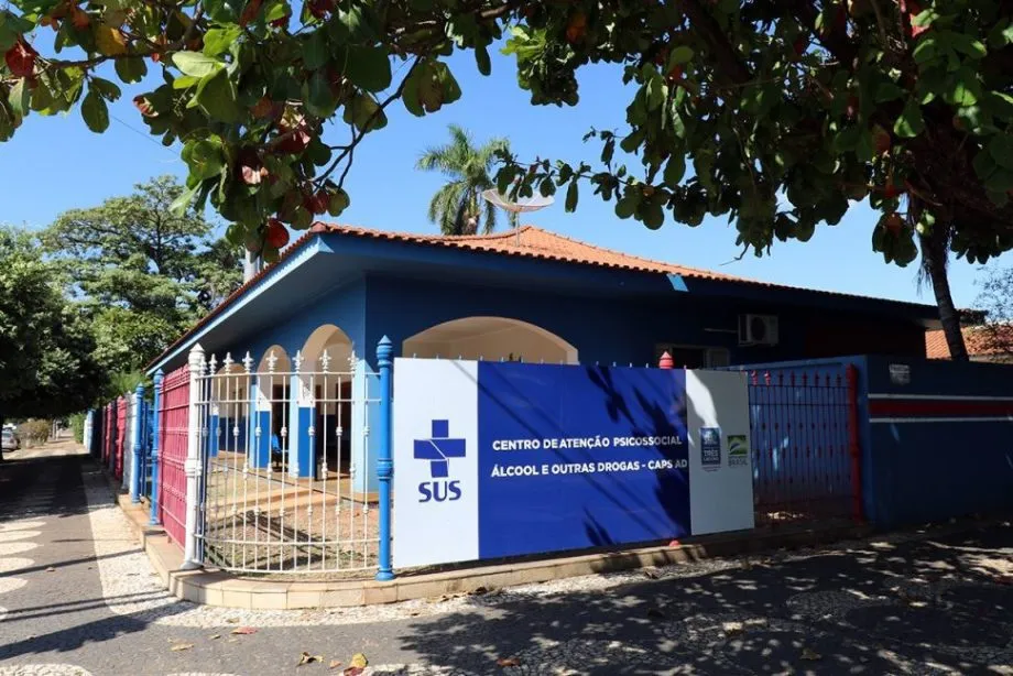 Prefeitura aluga prédio para CAPS AD Tipo III que não existe na cidade e levanta suspeitas sobre gasto público